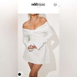 ODD MUSE. WHITE. SMALL. Excellent condition. Worn once. Price is negotiable :)